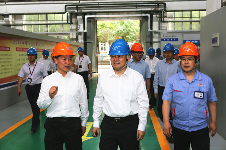 郝鹏参观调查J9集团直营集团所属企业汽轮机公司